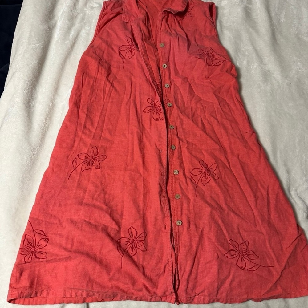 Red Sleeveless Button-Up Dress with Floral Embroidery